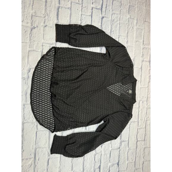 Bobeau Black textured Sheer Blouse v-neck wrap Hi-Low hem smocked cuff sz M A542 - Picture 4 of 6